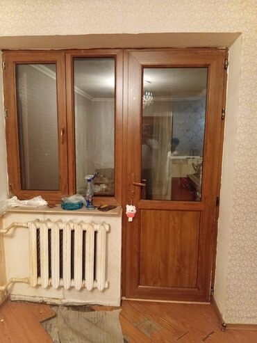 Мебель: Qapi ve pencere ikiside ayri ayri sokulur yigilir cizigi yoxdur evi