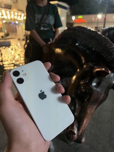 Apple iPhone: IPhone 12 mini, Б/у, 256 ГБ, Белый, Защитное стекло, 92 %