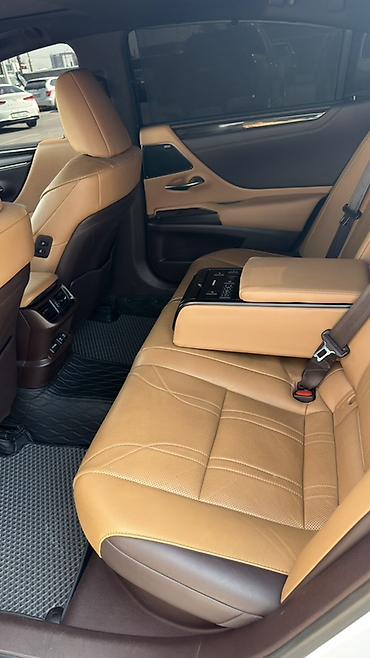 Lexus: Lexus ES: 2019 г., 2.5 л, Вариатор, Гибрид, Седан — 10