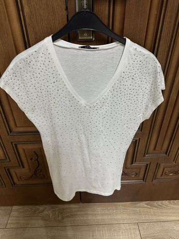 Köynək və bluzalar: 10 azn. razmer S/M — 28