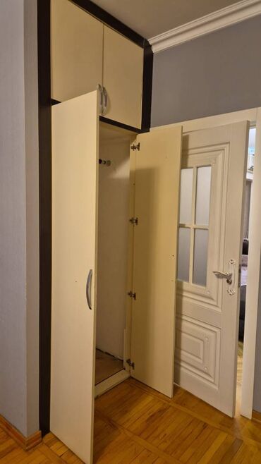 Uzunmüddətli kirayə mənzillər: 20 yanvar və əcəmi metrolarına yaxın,Qiziltac restoranin arxası,240 — 9