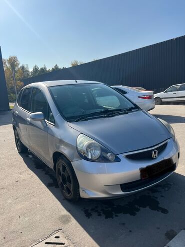 продаю хонда: Honda Fit: 2004 г., 1.3 л, Вариатор, Бензин, Седан