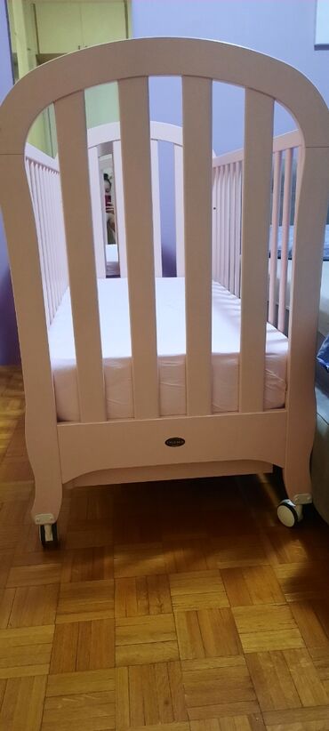 krevetac za bebe: Roze krevetac Trama, kupljen u letu, ima papire i upustvo kao i racun