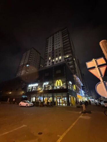 Uzunmüddətli kirayə mənzillər: Nəsimi rayonu, Nəsimi bazarının yanında 20 mərtəbəli binanın 18 ci — 25