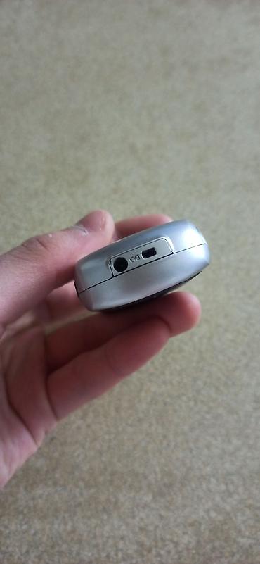 battery case: Продаю кнопочный телефон Моторола нормальном состоянии, зарядку — 6