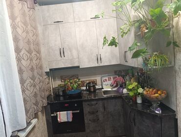 мкр кок джар: 3 бөлмө, 72 кв. м, Жеке план, 1 кабат, Косметикалык ремонт