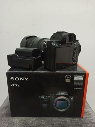 sony a7 iii цена бишкек: 🆘🆘🆘 Сони А7 III сатылат Тамрон 28-75мм, 2.8 объектив, подзарядка, 2шт