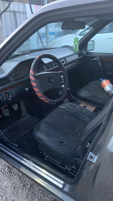 Mercedes-Benz: Mercedes-Benz 220: 1992 г., 2.3 л, Ручные, Бензин, Седан — 10