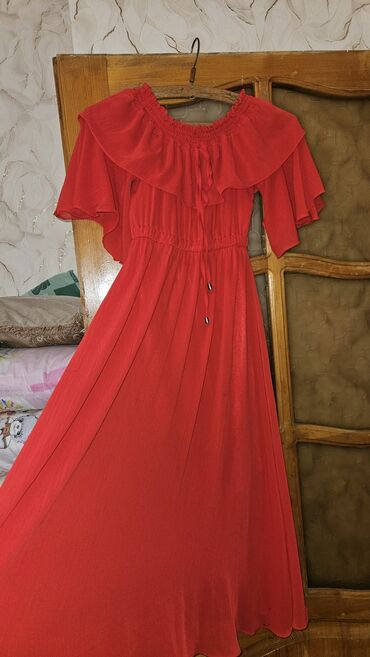 Gündəlik donlar: Qadın geyimləri paketi – 3 ədəd don 1) Ağ əsaslı, iri xallı yay donu — 6