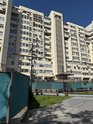 Продаётся просторная 3-комнатная квартира в самом центре города! 📍