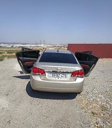 cruze led: Chevrolet Cruze sedan - Kuzov: sedan, qızılı/metalik rəng - — 2