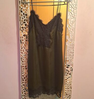 dress: Stradivarius M (EU 38), bоја - Zelena, Večernji, maturski, Na bretele