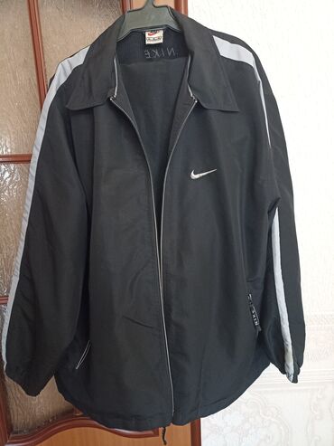 Костюмы: Срочно продаю мужские костюмы, размеры 50/6, 52, 54, пр-во Италии — 12