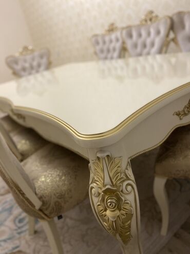 Masalar: Klassik üslubda yemək dəsti - Rəng: krem/ivori və qızılı naxışlar -