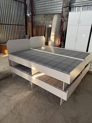 bunk bed: Двухъярусная кровать, Новый, С выкатной системой — 1