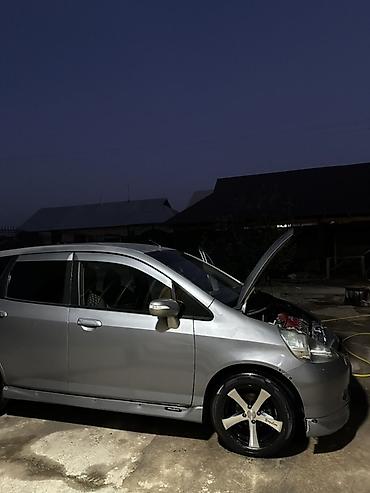 двигител фит: Honda Fit: 2003 г., 1.5 л, Вариатор, Бензин, Хэтчбэк — 1