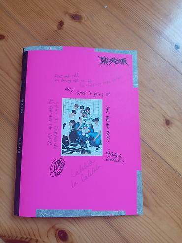 disk dvd: Məhsul: Stray Kids – “ROCK-STAR” (2023) albomu, rəsmi JYP — 1