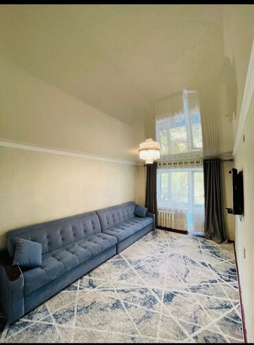 продаю дом в пишпеке: 3 комнаты, 58 м², Индивидуалка, 3 этаж, Косметический ремонт