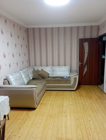 Uzunmüddətli kirayə mənzillər: 2 otaqlı mənzil – mebel və texnika ilə - Geniş zal: divan dəsti, TV -da lalafo.az — 2 Uzunmüddətli kirayə mənzillər: 2 otaqlı mənzil – mebel və texnika ilə - Geniş zal: divan dəsti, TV — 2