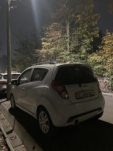 малолитражные авто: Chevrolet Spark: 2014 г., 1 л, Автомат, Газ, Хэтчбэк — 3