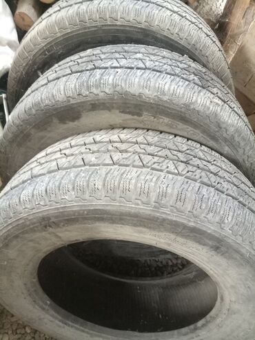 4 qapi niva satilir: Məhsul: Avtomobil şinləri (4 ədəd)

Təsvir:
Bütün fəsillər üçün