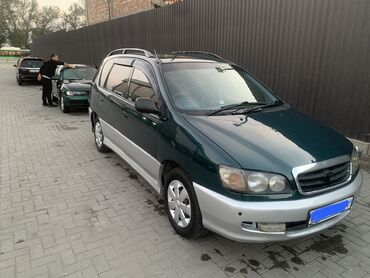 срочно продается машина: Toyota Ipsum: 1996 г., 2 л, Автомат, Газ, Универсал
