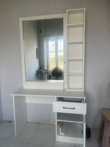 endirimde olan mebeller: Mebel 2ci əl sadəcə 1ay işlənib .Təcili satılır unvan Suraxanı rayonu