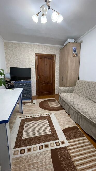 боконбаева правда: 2 комнаты, 40 м², 3 этаж, Старый ремонт