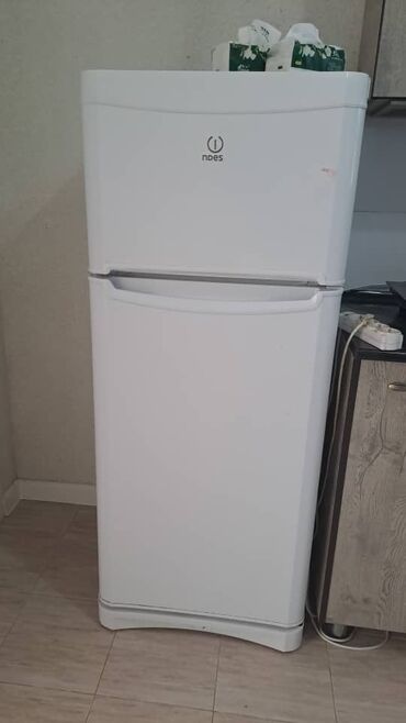 Холодильники: Холодильник Indesit, Б/у, Двухкамерный, Low frost, 40 * 160 *