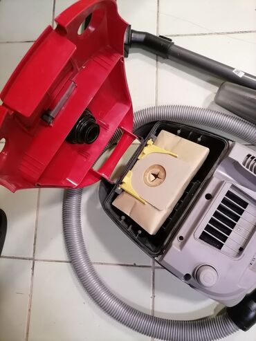 Klasični usisivači: Usisivač SAMSUNG 1600w na papirnu kesu kompletan dobar
 Mirjevo na lalafo.rs — 5 Klasični usisivači: Usisivač SAMSUNG 1600w na papirnu kesu kompletan dobar
 Mirjevo — 5