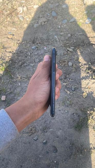 фото 3 на 4: Смартфон Apple iPhone XR, цвет чёрный. Характеристики и особенности — 3
