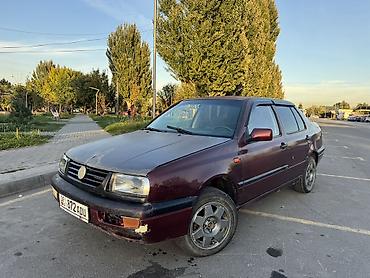 Volkswagen Vento: 1993 г., 1.8 л, Механика, Бензин, Седан
