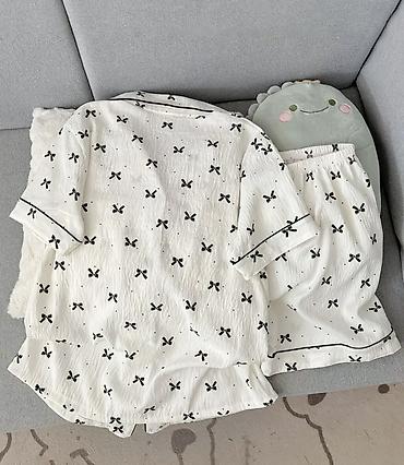 Alt paltarı: Qadın pijama dəsti – qısaqol köynək və şort - Naxışlar: 2 variant – — 3