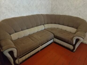 Oval formalı yemək masası və altı stuldan ibarət yemək masası dəsti