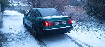 Toyota: Toyota Corolla: 1997 г., 1.6 л, Механика, Бензин, Седан