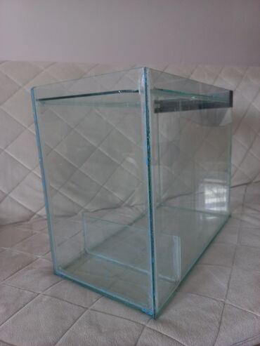 Akvariumi: AKVARIJUMI (tri komada) za ribice dimenzija: D-50cm Š-25cm V-40cm u — 6