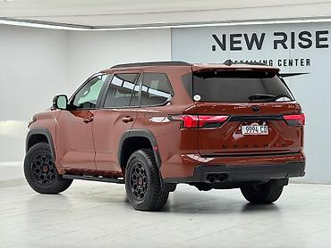 Toyota: Toyota Sequoia: 2024 г., Внедорожник — 8