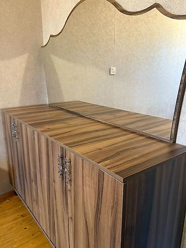 Aynalı komod/drezuar - Material: Taxta teksturalı laminat (isti