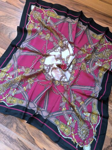 Baş geyimləri: Новый шикарный итальянский платок, шёлк, размер 80х80 см, отлично на