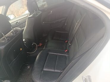 Mercedes-Benz: Mercedes-Benz E-Class: 2012 г., 1.8 л, Автомат, Бензин, Седан at lalafo.kg — 9 Mercedes-Benz: Mercedes-Benz E-Class: 2012 г., 1.8 л, Автомат, Бензин, Седан — 9