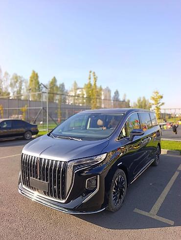 автоком: Премиум класс Минивэн Hongqi HQ9 📆 Год: 2023 11 🚙 Комплектация — 1