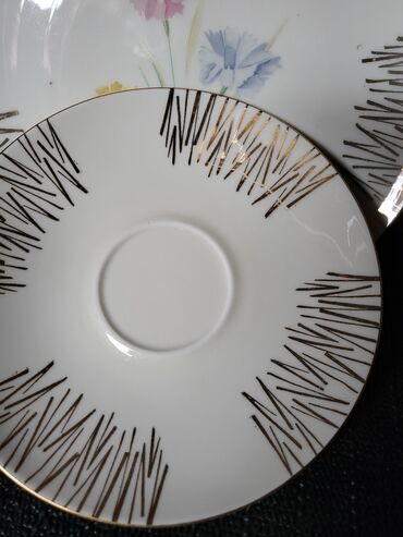 Kuhinjski setovi: Porcelanski vintaz set. Set bez ostecenja,sve na njemu odsjaj od na lalafo.rs — 7 Kuhinjski setovi: Porcelanski vintaz set. Set bez ostecenja,sve na njemu odsjaj od — 7