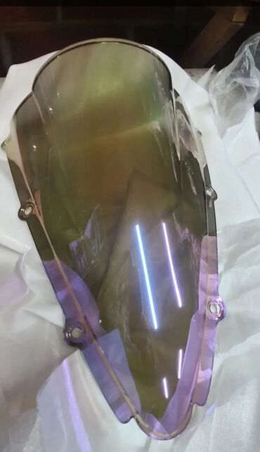 Ветровое стекло на Yamaha r1 
Состояние новое!