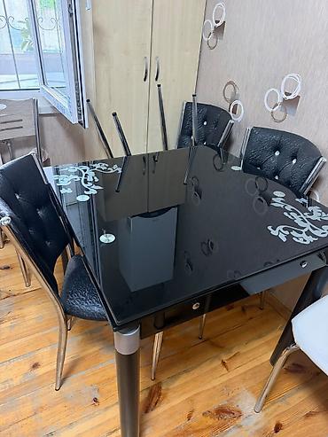 Mətbəx üçün, İşlənmiş, Kvadrat masa, 4 stul lalafo.az -da Mətbəx üçün, İşlənmiş, Kvadrat masa, 4 stul