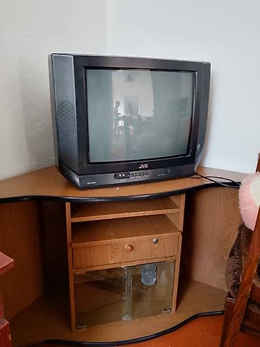 письменый стол: Техника для дома: кинескопный телевизор JVC и угловая тумба под ТВ — 1