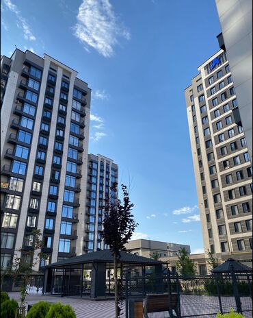 стол для растяжки спины: 3 комнаты, 133 м², Элитка, 10 этаж, Дизайнерский ремонт