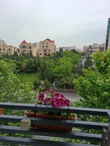 купить квартиру микрорайон баку: 📍 Ünvan: İzmir prospekti 43 🏢 Köhne tikili bina (Xuruşovka