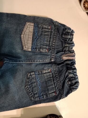 Pantalone: Baby club C&A farmerke za dečake 
Veličina 92 
Cena 500 din — 4