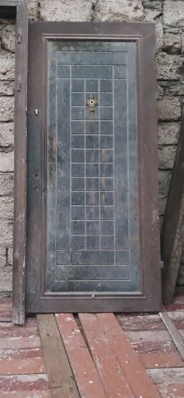 Giriş qapıları: Mənzil üçün İşlənmiş Giriş qapısı Glazok ilə, Zəmanətsiz, Ödənişli quraşdırma, Ünvandan götürmə — 11