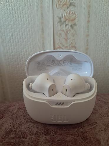JBL simsiz qulaqlıq - Model: TWS (şarj qutusu ilə), rəng – ağ - lalafo.az -da JBL simsiz qulaqlıq - Model: TWS (şarj qutusu ilə), rəng – ağ -